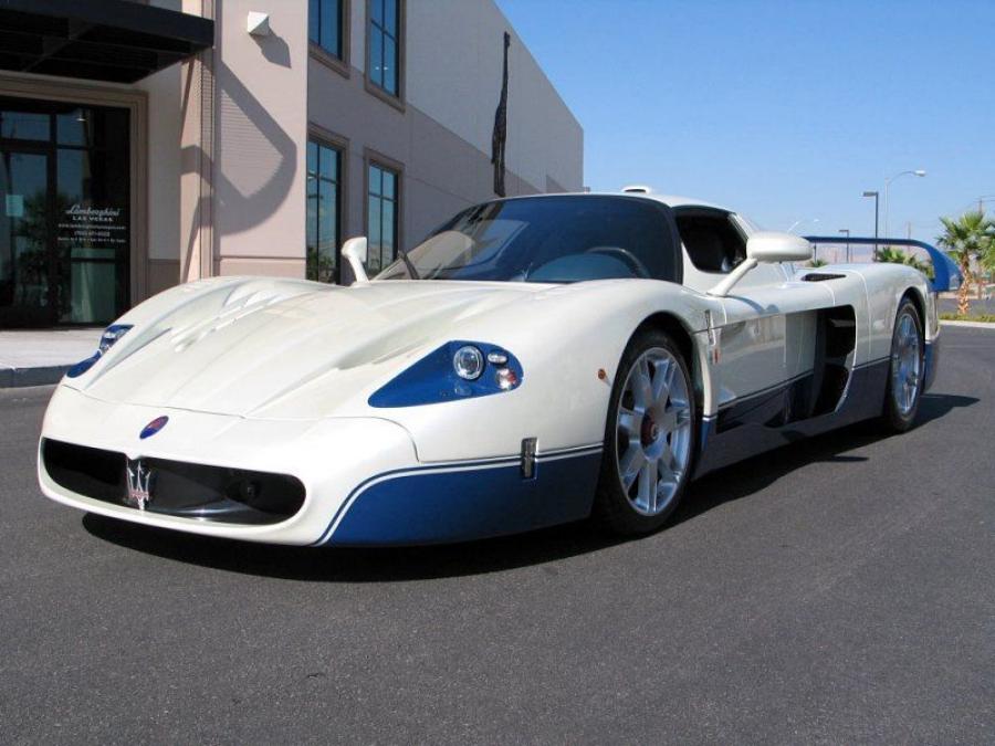  Maserati MC-12 2005 года  (фото 12 из 16)